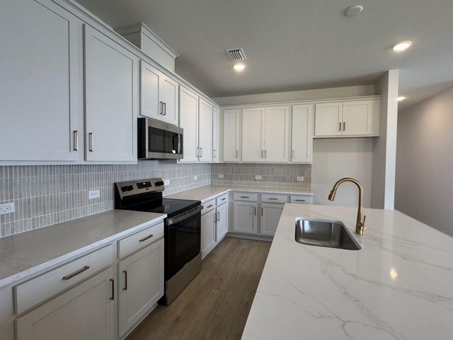 5140 Blackberry Lane, Ravenel, SC 29470