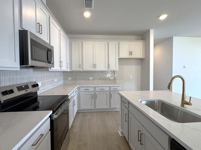 5140 Blackberry Lane, Ravenel, SC 29470