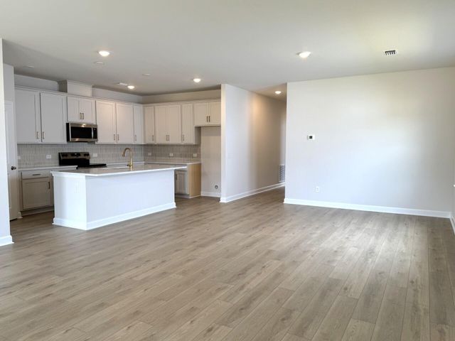 5140 Blackberry Lane, Ravenel, SC 29470