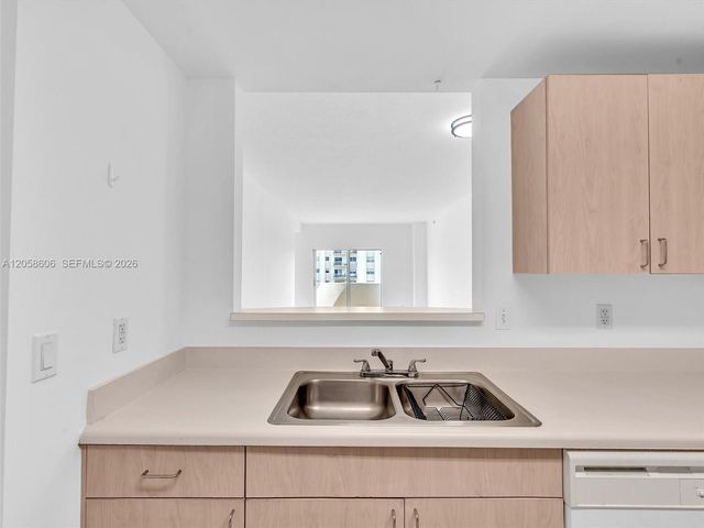 50 Menores Ave 518, Coral Gables, FL 33134