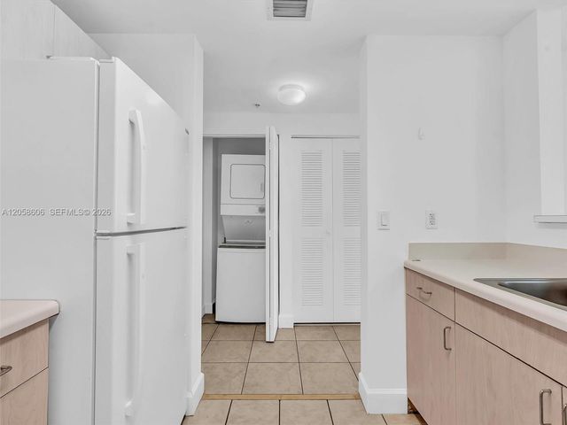 50 Menores Ave 518, Coral Gables, FL 33134