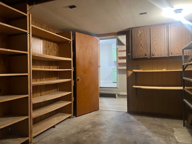 2330 S Delaware Avenue, Springfield, MO 65804