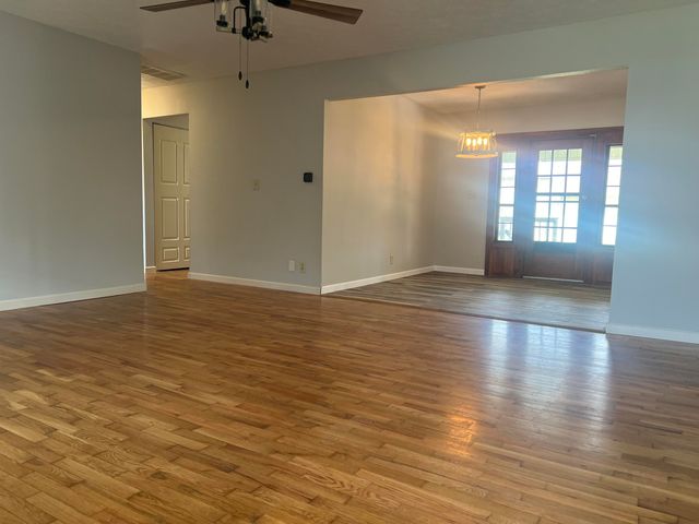 2330 S Delaware Avenue, Springfield, MO 65804