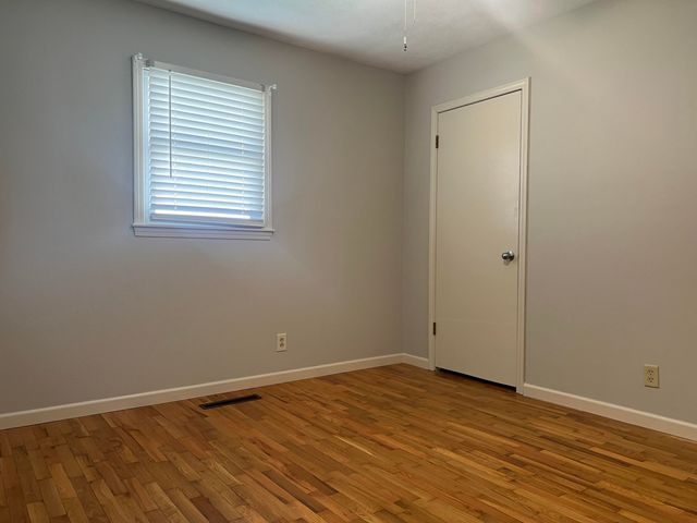 2330 S Delaware Avenue, Springfield, MO 65804