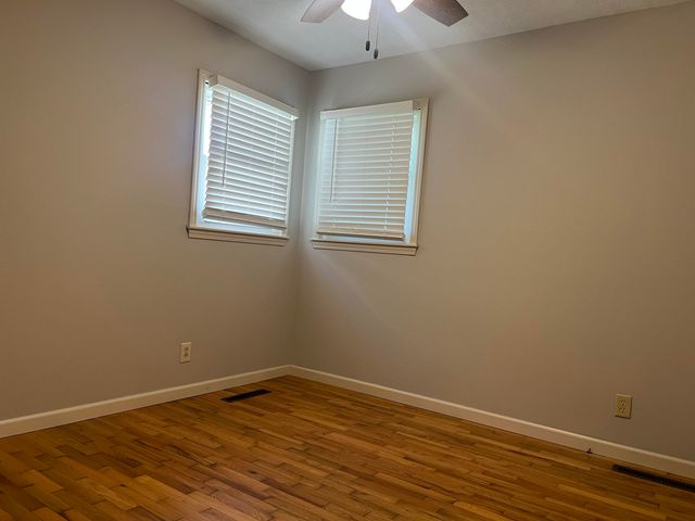 2330 S Delaware Avenue, Springfield, MO 65804