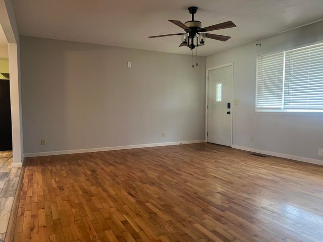 2330 S Delaware Avenue, Springfield, MO 65804