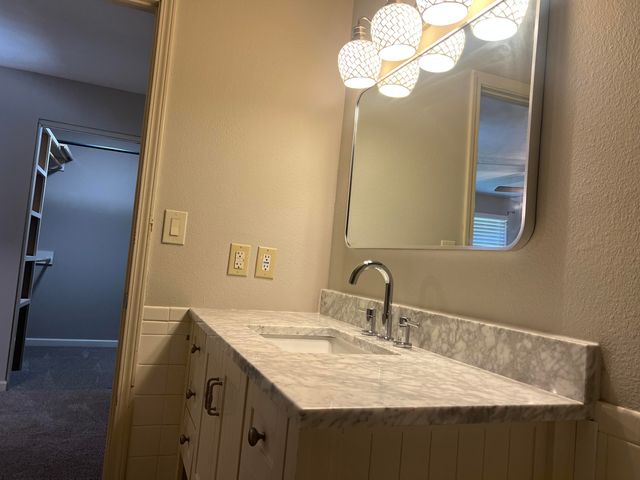 2330 S Delaware Avenue, Springfield, MO 65804