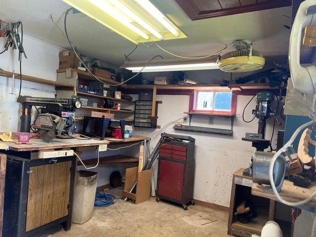 2330 S Delaware Avenue, Springfield, MO 65804