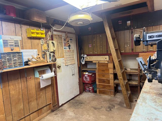 2330 S Delaware Avenue, Springfield, MO 65804