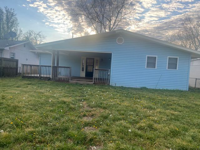 2330 S Delaware Avenue, Springfield, MO 65804