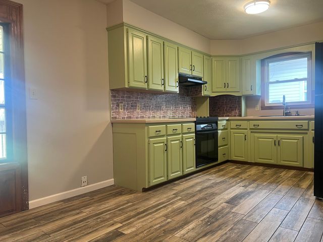 2330 S Delaware Avenue, Springfield, MO 65804