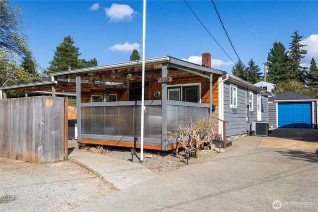 7545 Sunset Circle W, University Place, WA 98466