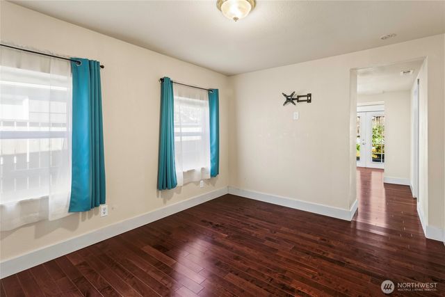 7545 Sunset Circle W, University Place, WA 98466