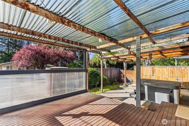 7545 Sunset Circle W, University Place, WA 98466