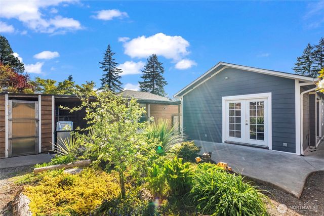 7545 Sunset Circle W, University Place, WA 98466