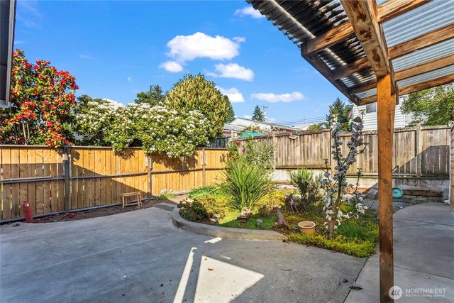 7545 Sunset Circle W, University Place, WA 98466