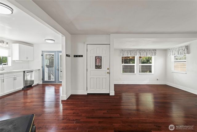 7545 Sunset Circle W, University Place, WA 98466