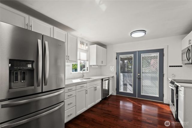 7545 Sunset Circle W, University Place, WA 98466