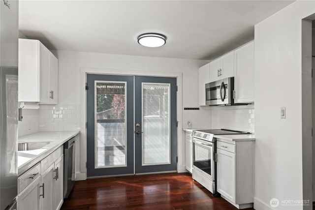 7545 Sunset Circle W, University Place, WA 98466