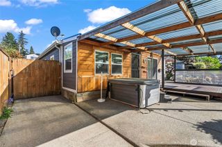 7545 Sunset Circle W, University Place, WA 98466