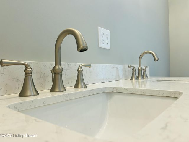 249 Timbercrest Ln, Mcdaniels, KY 40152