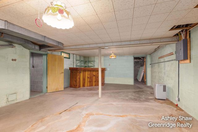 750 Pine Avenue, Holland, MI 49423