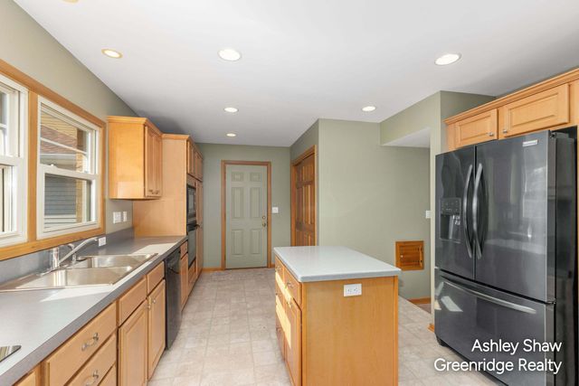 750 Pine Avenue, Holland, MI 49423