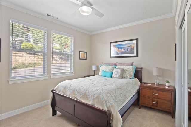923 NW Valley View Drive, Grants Pass, OR 97526
