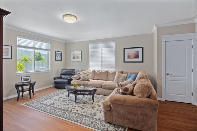 923 NW Valley View Drive, Grants Pass, OR 97526