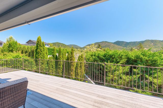 923 NW Valley View Drive, Grants Pass, OR 97526
