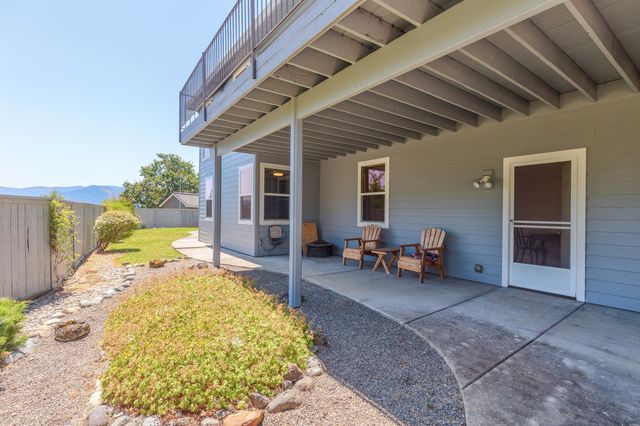 923 NW Valley View Drive, Grants Pass, OR 97526