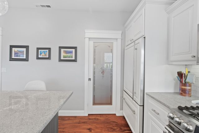 923 NW Valley View Drive, Grants Pass, OR 97526