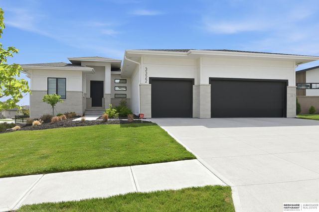 3322 S 212th Street, Omaha, NE 68022