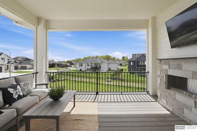 3322 S 212th Street, Omaha, NE 68022