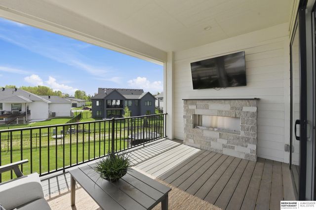 3322 S 212th Street, Omaha, NE 68022