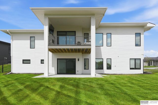 3322 S 212th Street, Omaha, NE 68022