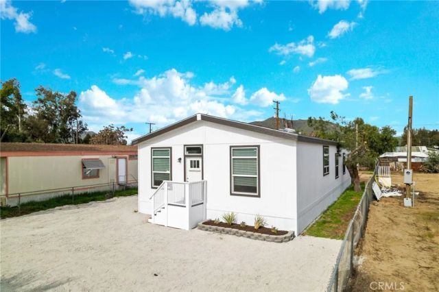 33064 Willard Street, Winchester, CA 92596