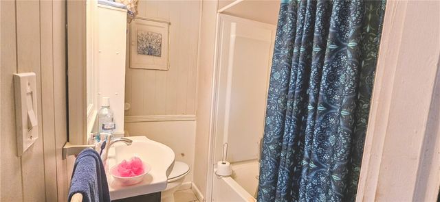 53 Carrick Ave, Carrick, PA 15210