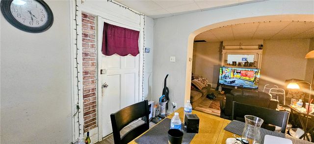 53 Carrick Ave, Carrick, PA 15210