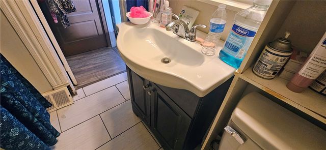 53 Carrick Ave, Carrick, PA 15210