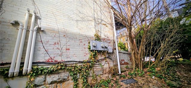 53 Carrick Ave, Carrick, PA 15210