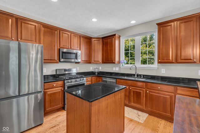 13133 Cresswell Place, Fishers, IN 46037