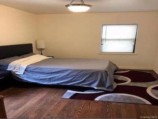 7 Bond Street 2C, Great Neck, NY 11021