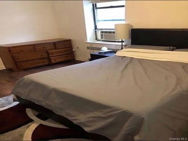 7 Bond Street 2C, Great Neck, NY 11021