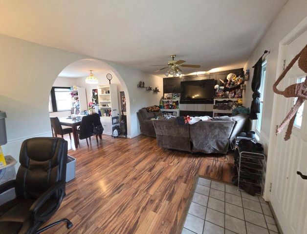 3620 Rollins Avenue, Des Moines, IA 50312