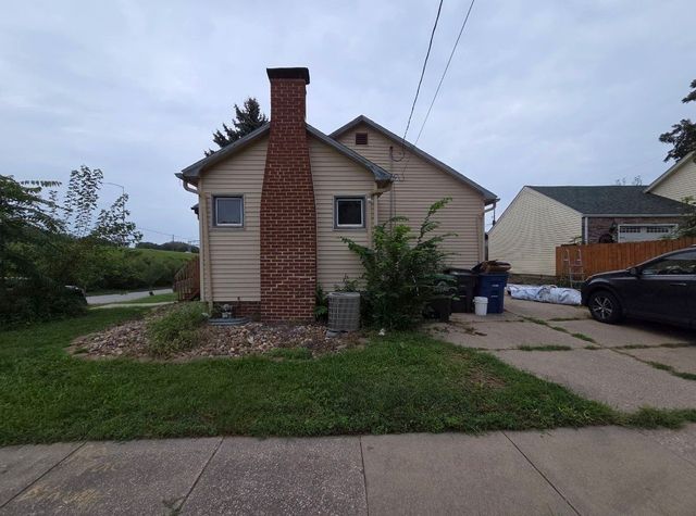 3620 Rollins Avenue, Des Moines, IA 50312