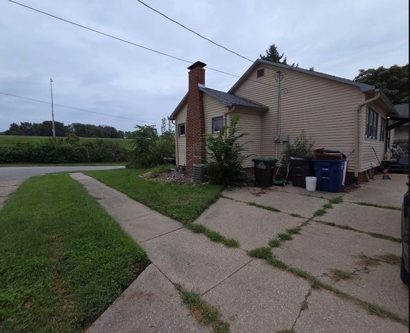 3620 Rollins Avenue, Des Moines, IA 50312