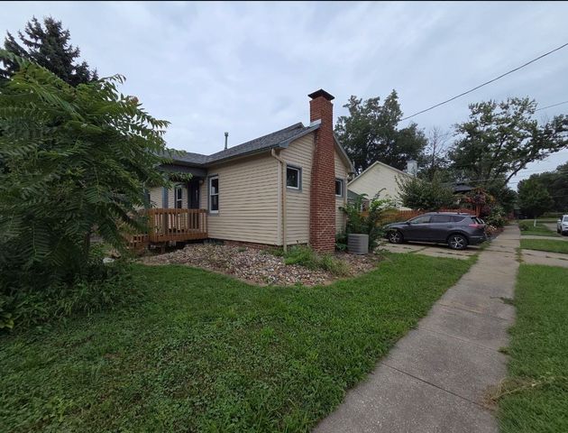 3620 Rollins Avenue, Des Moines, IA 50312