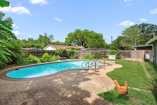 1908 Milam Street, Columbus, TX 78934