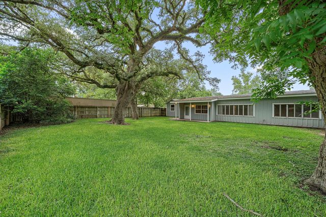 1908 Milam Street, Columbus, TX 78934